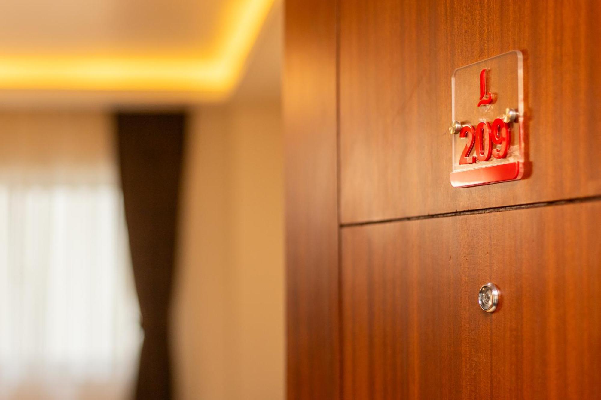 Mandala Norling Lords Prime Kathmandu Hotel Bagian luar foto